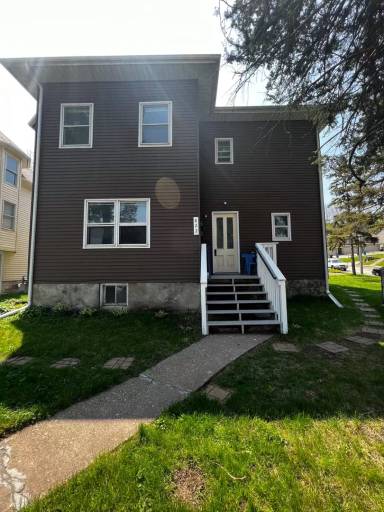 Main picture of 822 5th Ave