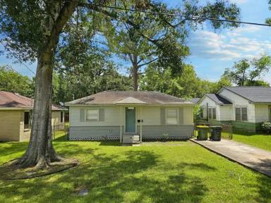 Main picture of 2103 N Park Ave