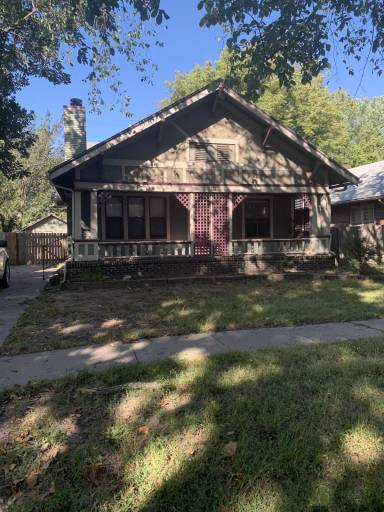 Main picture of 317 S Chautauqua Ave