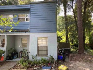 Main picture of 3905 SW 26th Ter