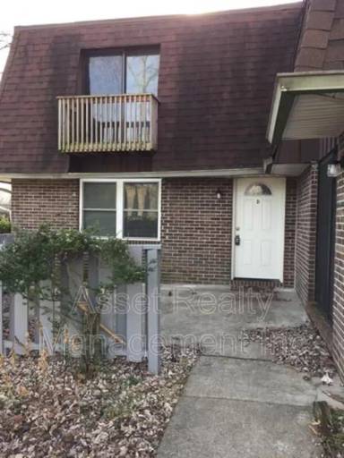 Main picture of 9008 Creekside Ln