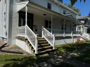 Main picture of 208 Roxbury Rd