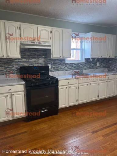 Main picture of 2621 Sandeland St