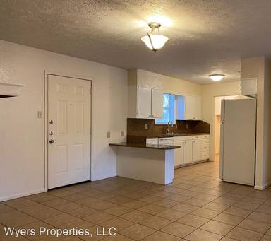 Main picture of 1105 Rolling Hills Dr