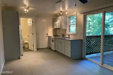 Main picture of 17410 Park Ave