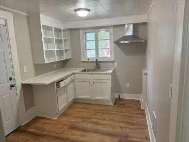 Main picture of 31 Woodlawn St