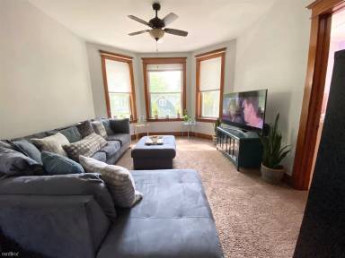 Main picture of 5038 W Hutchinson St