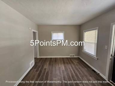 Main picture of 4015 E 143rd St