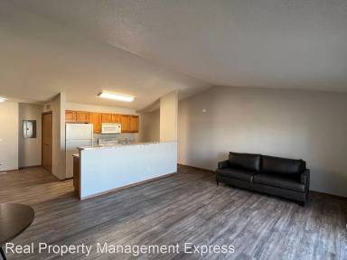 Main picture of 4620 E 3rd St