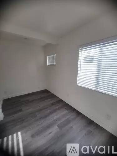 Main picture of 768 E 43rd Pl