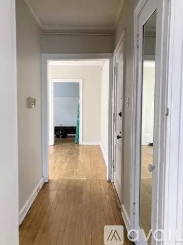 Main picture of 4748 N Whipple St