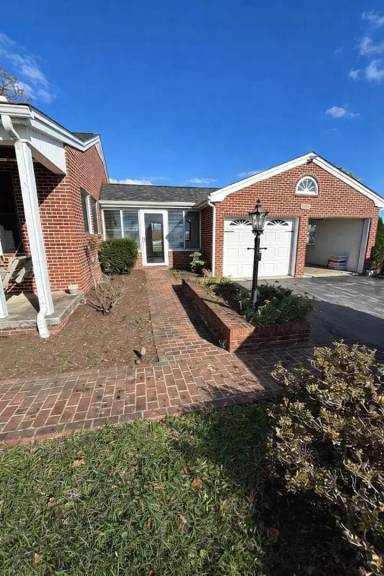 Main picture of 5421 Broad Run Rd