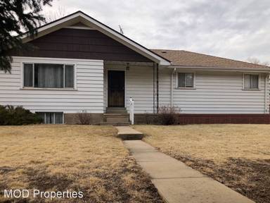 Main picture of 105 Garrison St