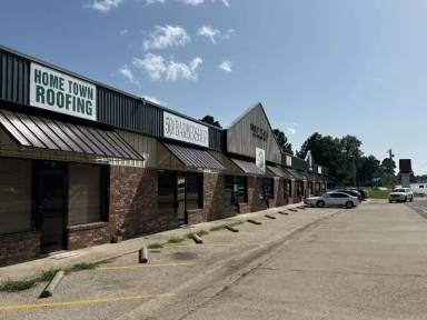 Main picture of 3131 Airport Rd