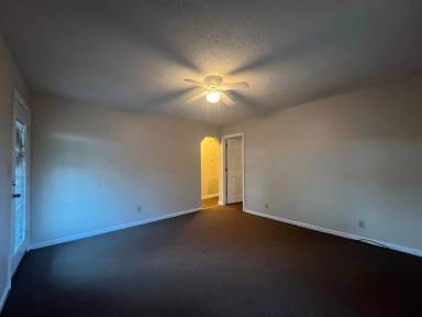 Main picture of 202 Live Oak Ave