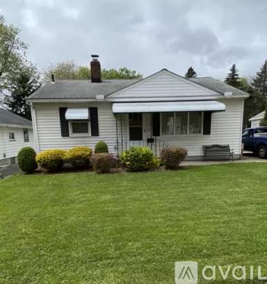 Main picture of 780 Clyde St