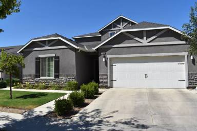 Main picture of 3785 De Soto Way