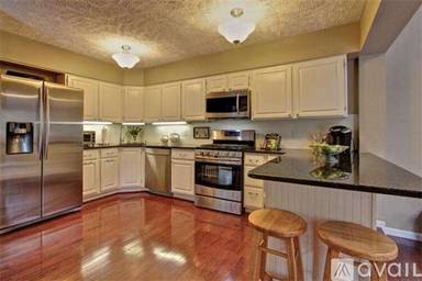 Main picture of 47 E Bluff Rd