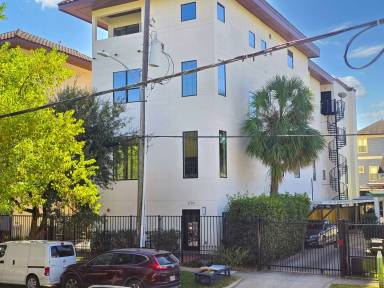 Main picture of 1700 Montrose Blvd