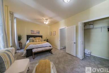 Main picture of 1121 Putnam Ave