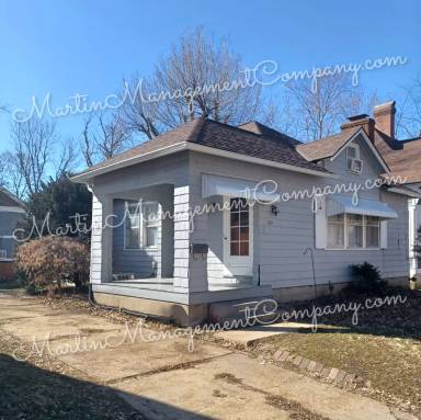 Main picture of 1011 W 7th St