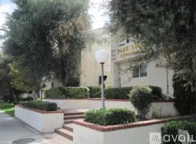 Main picture of 7641 Reseda Blvd