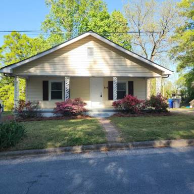 Main picture of 214 Pitts St