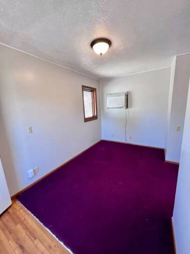 Main picture of 614 8th Ave