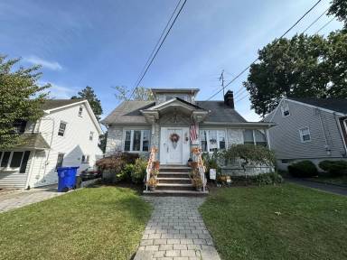 Main picture of 96 Garfield Pl