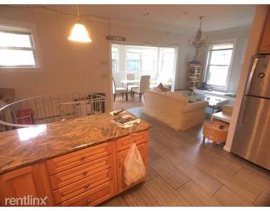 Main picture of 184 Boston St