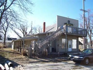 Main picture of 205 W Fourth St