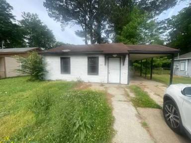 Main picture of 205 Lindsey Dr