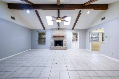 Main picture of 2507 Hidden Glen St