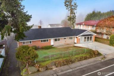 Main picture of 1301 Edmonds Ave NE