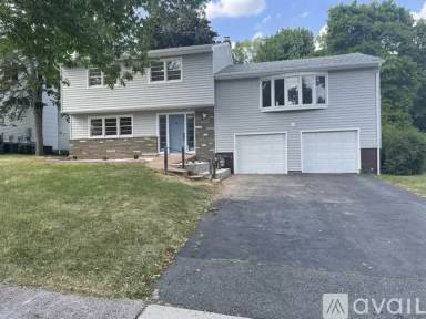 Main picture of 5 Lakeview Dr