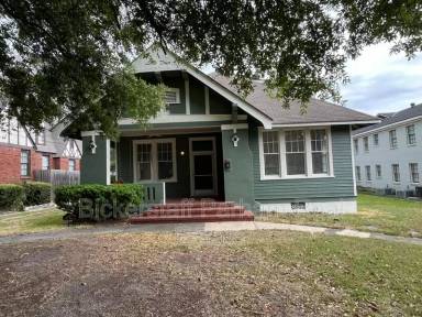 Main picture of 1310 Stark Ave