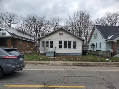 Main picture of 709 S Ironwood Dr