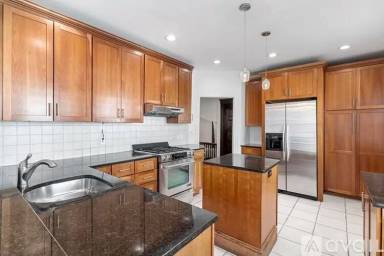 Main picture of 74 Carruth St