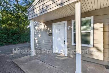 Main picture of 817 S Elm St; Sherman 75090 - 2