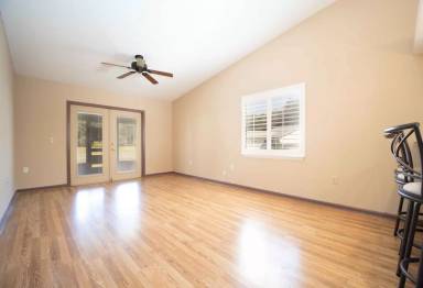 Main picture of 1900 Flame Bush Ter