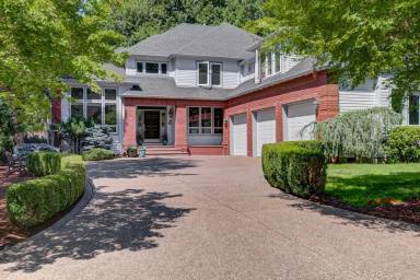 Main picture of 5005 Dogwood Dr
