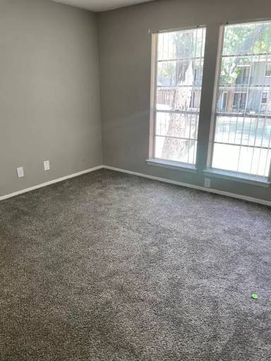 Main picture of 2401-27 E 55th Pl