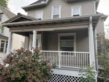 Main picture of 1076 15th Ave SE