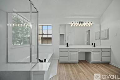 Main picture of 1100 Hyde Park Dr