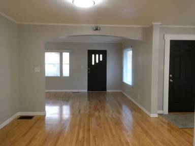 Main picture of 4421 N Whitehouse St