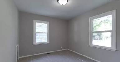 Main picture of 1726 S Yale St