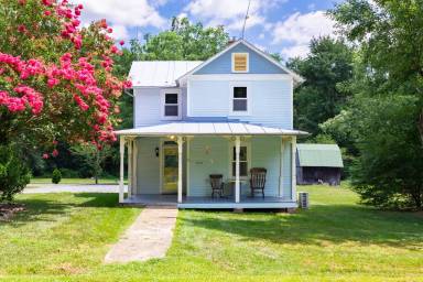 Main picture of 24060 New Mountain Rd