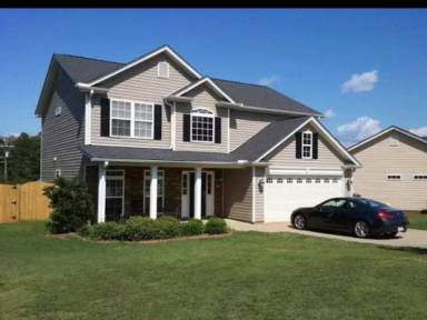Main picture of 128 Saxon Falls Ct