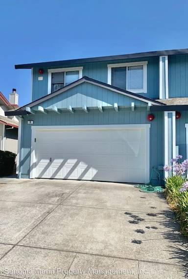 Main picture of 15 Regents Cir