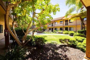 Main picture of 4906 La Cuenta Dr